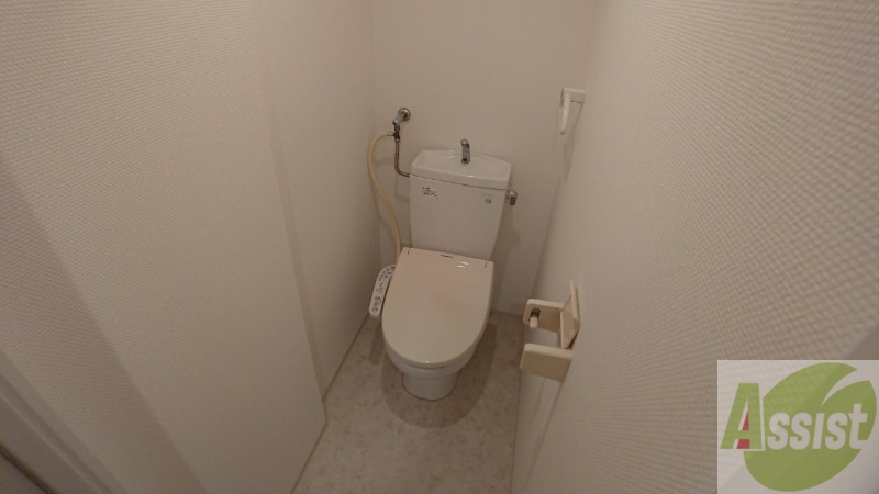 トイレ　ウォシュレット機能がついたトイレ。安心して使用できますね。