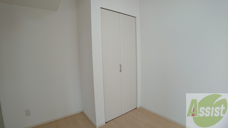 収納　寝室の収納です。部屋がすっきり片付きます。
