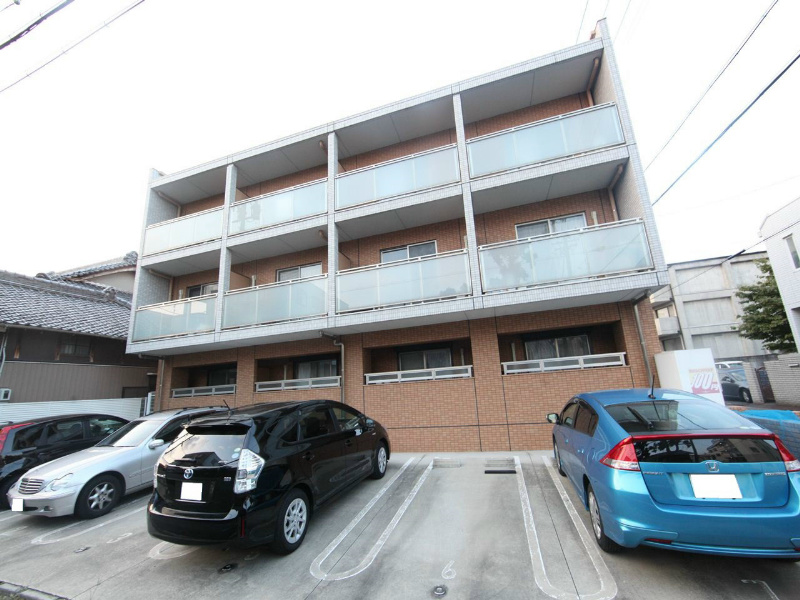 建物外観　外観　オートロック付　屋根付き駐輪場　敷地内平面駐車場