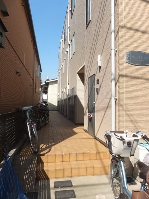 エントランス　アパートへの入り口です