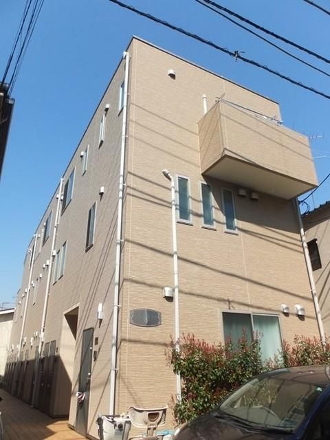 建物外観　最寄り駅まで徒歩２分の駅前立地