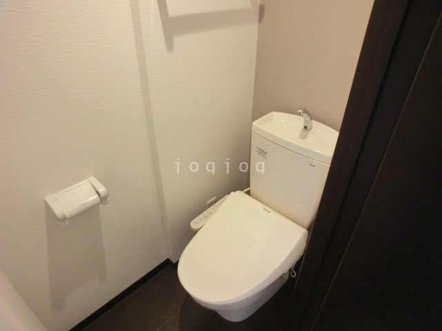 トイレ　温水洗浄便座完備の素敵なトイレです★