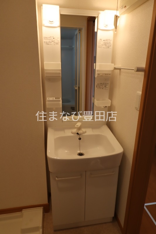 洗面設備　同型タイプ