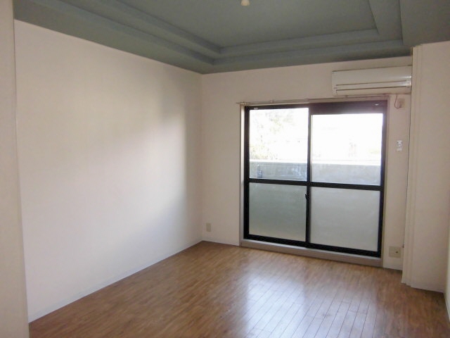 居室・リビング　明るいお部屋