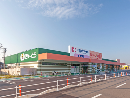 スーパー　ぎゅーとらラブリー平田店（スーパー）まで878m