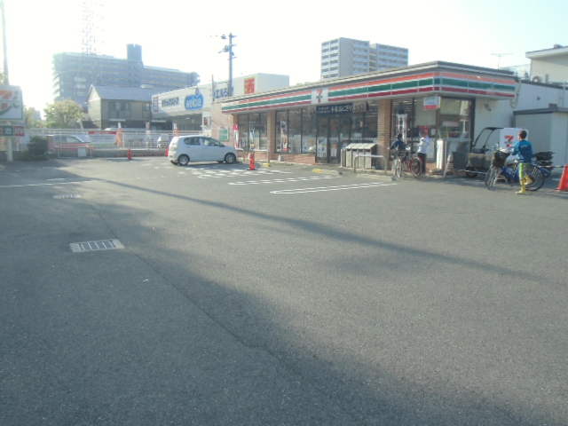 コンビニ　セブンイレブン大阪新北島3丁目店（コンビニ）まで212m