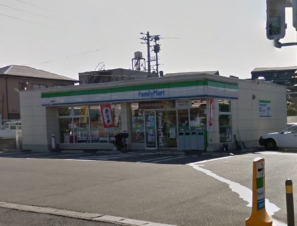 コンビニ　ファミリーマート小倉熊本店（コンビニ）まで258m