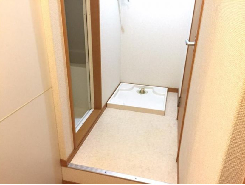 洗面設備　ゆったりとスペースのある洗面所