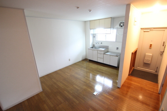 居室・リビング　※別号室の写真です