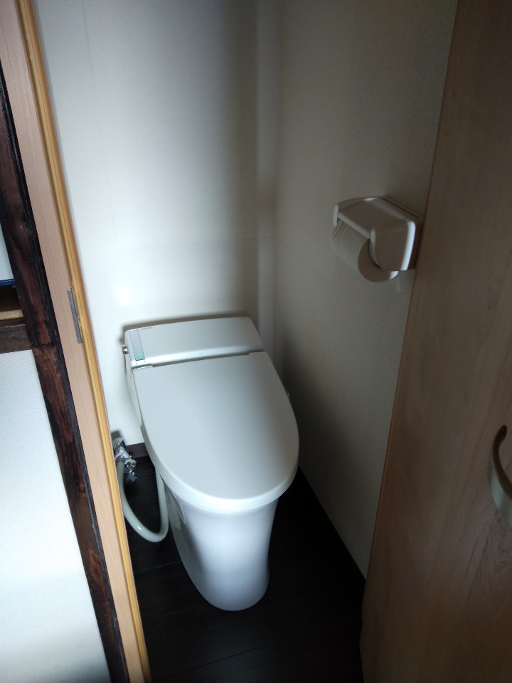 東巽貸し家のトイレ写真