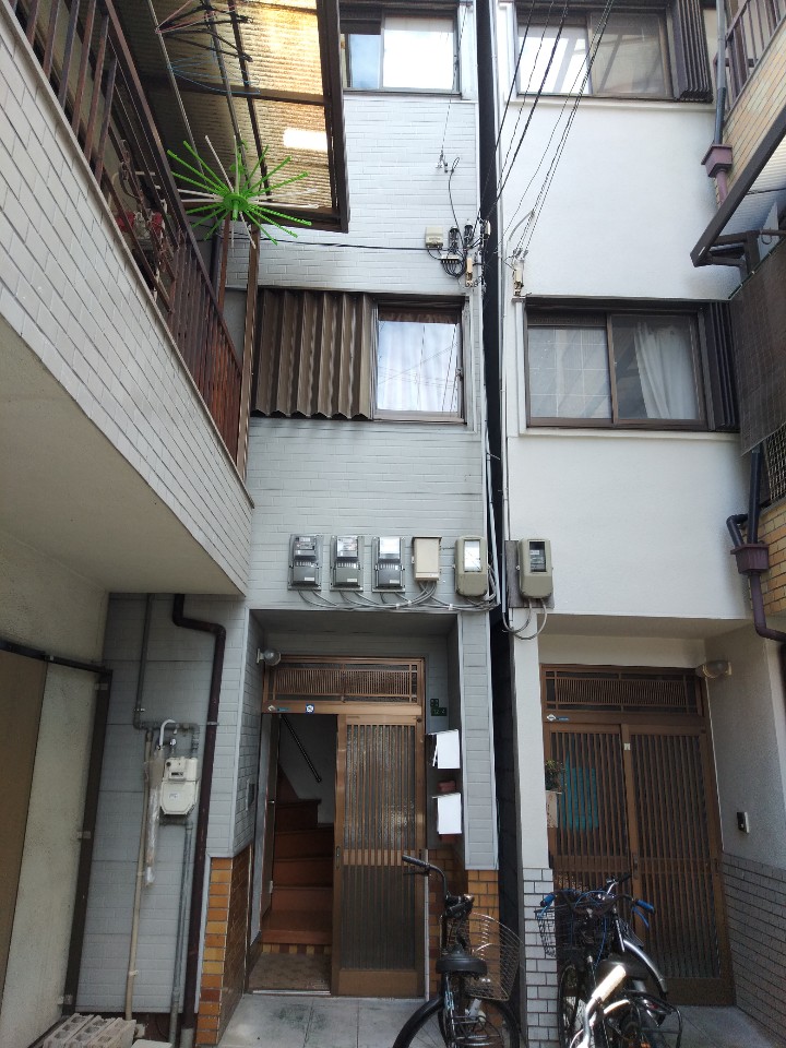 東巽貸し家