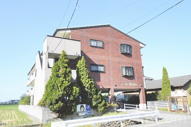 小松島市田野町のマンションの建物外観