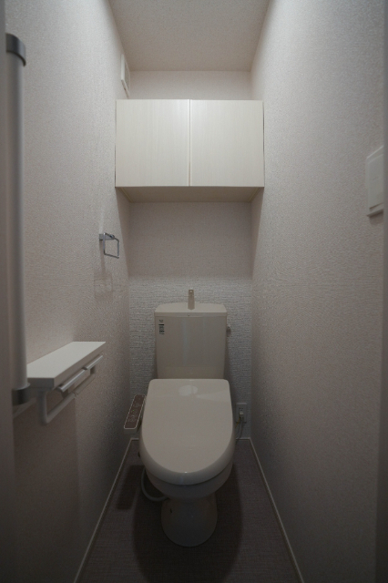 【岡山市北区牟佐のアパートのトイレ】