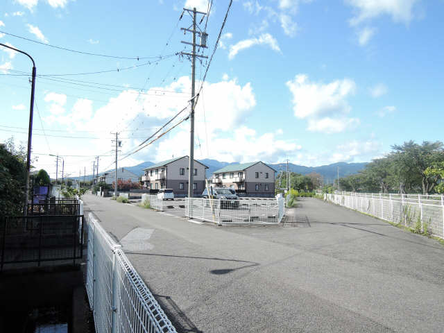 【コスモハイツ田辺の駐車場】