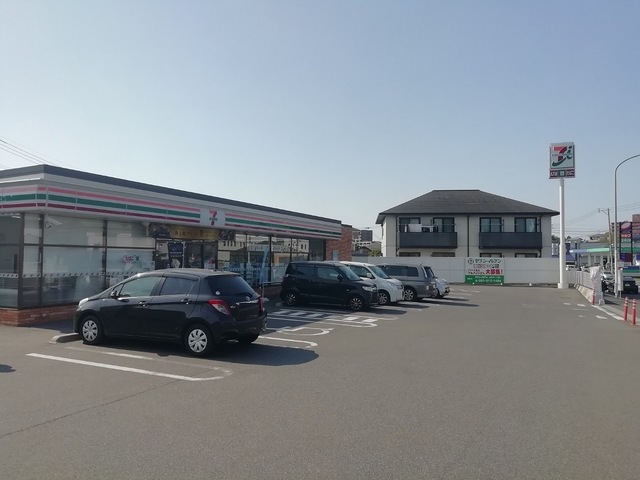 コンビニ　セブンイレブン（コンビニ）まで140m