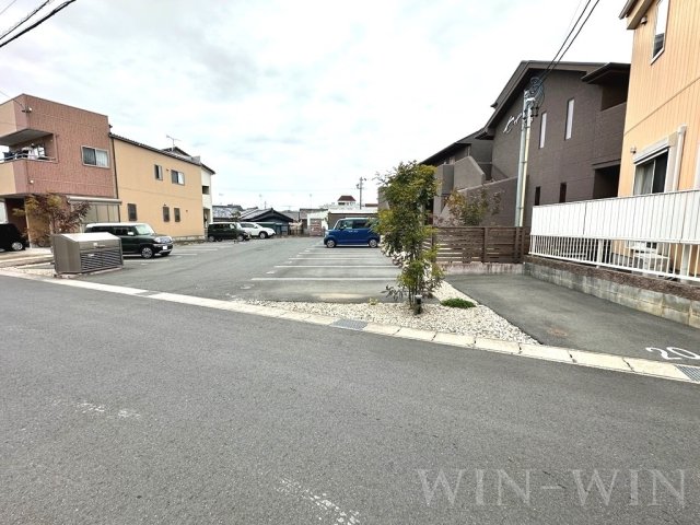 【セザンヌ飯村 Aの駐車場】