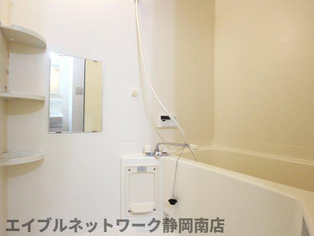 バス・シャワールーム　ゆったり過ごせるお風呂です