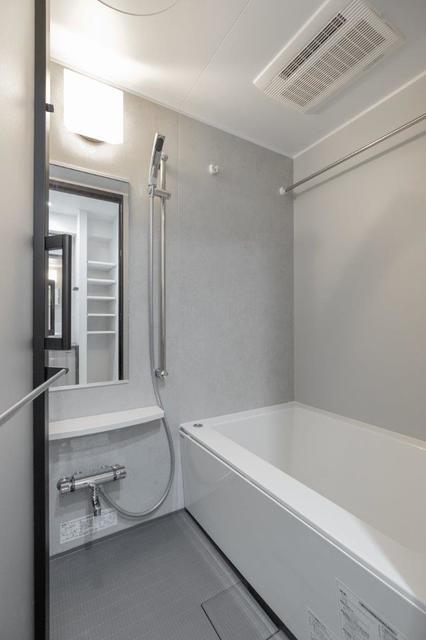 バス・シャワールーム　バス