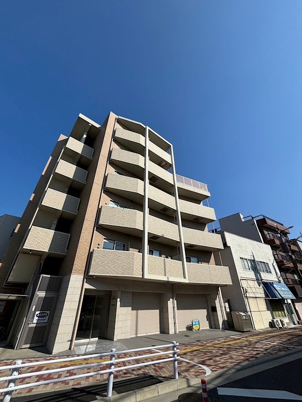 吹田市西の庄町のマンションの建物外観