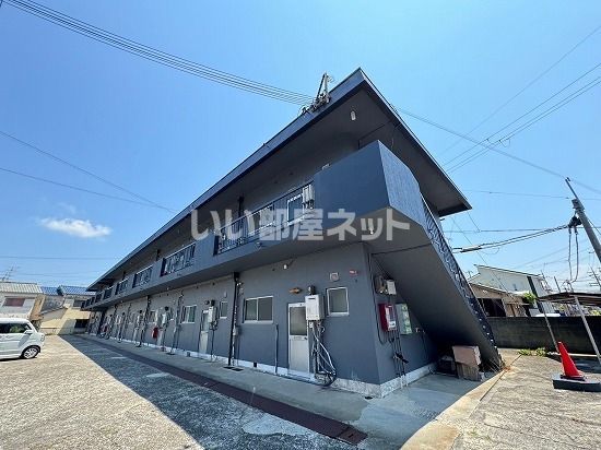 和歌山市粟のアパートの建物外観