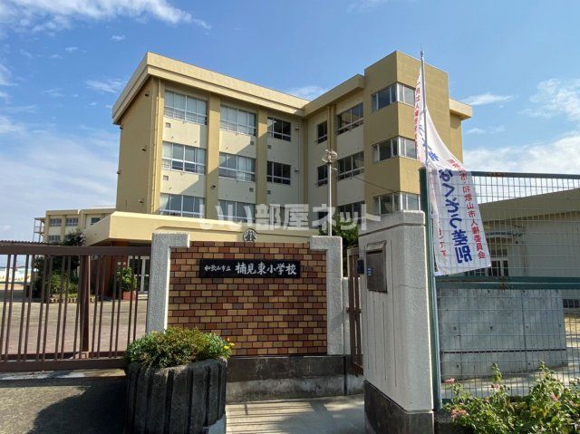 【和歌山市粟のアパートの小学校】