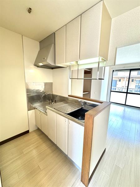 キッチン　この価格帯でカウンターキッチンの生活が楽しめます