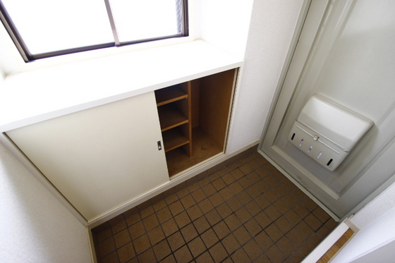 玄関　※別室の写真を使用しております※