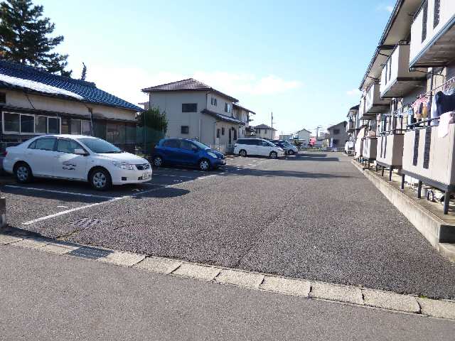 【ロイヤルガーデン田中の駐車場】