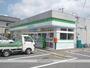 コンビニ　ファミリーマート（コンビニ）まで806m