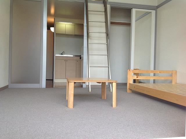 その他設備　丈の長い洋服も楽々収納。