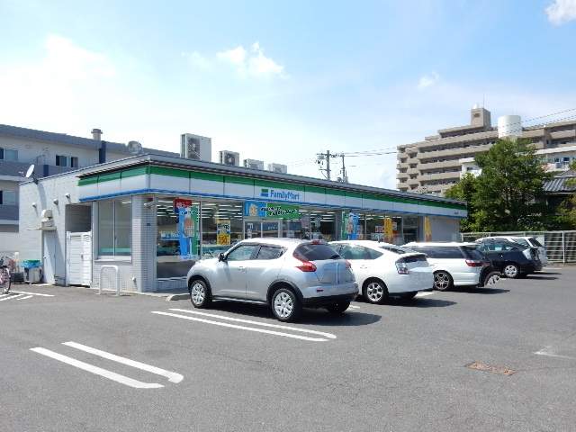 コンビニ　ファミリーマート豊成店（コンビニ）まで500m