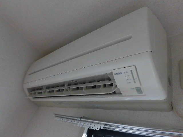 その他設備　エアコン付　　　　別部屋参照写真