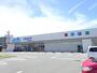 ドラックストア　ウエルシア浜松西浅田店（ドラッグストア）まで523m