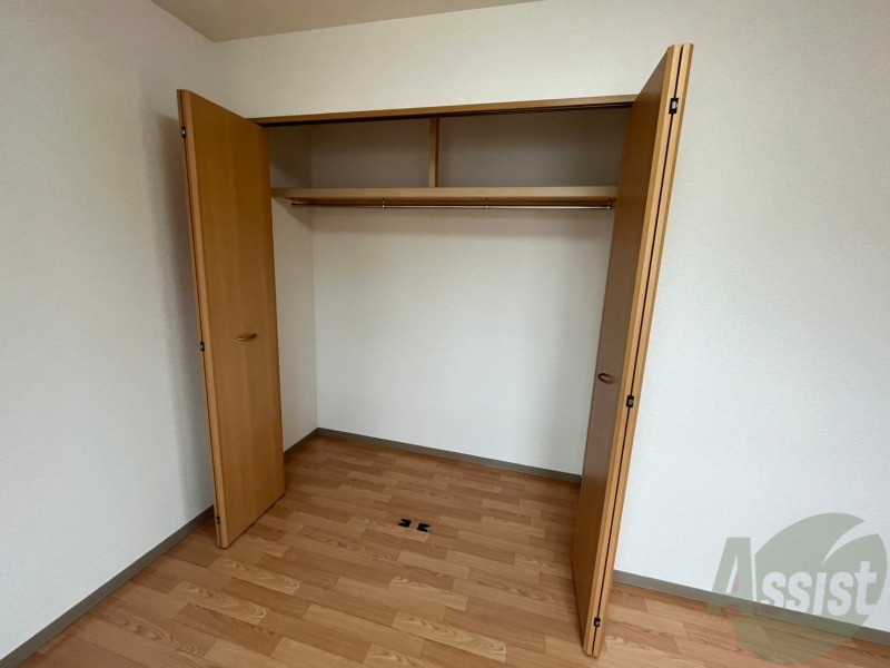 収納　寝室の収納です。部屋がすっきり片付きます。