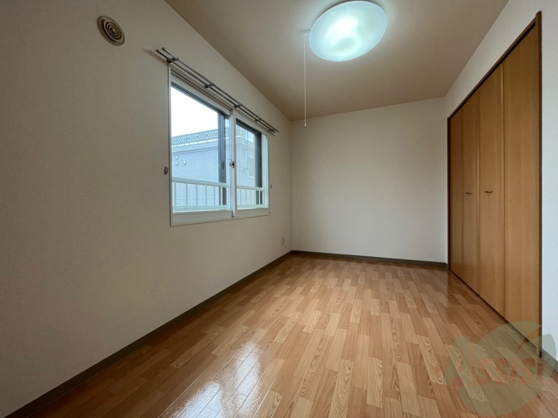 その他部屋・スペース　寝室です。二部屋をどう使うかはあなた次第です！