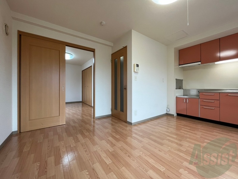 居室・リビング　広くてキレイなお部屋が広がっていて、充実した生活が送れそう。