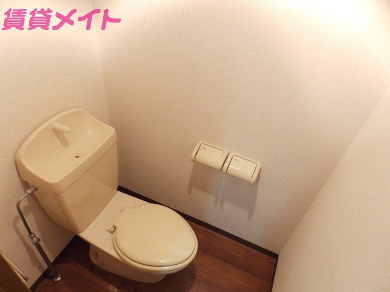 トイレ　同建物の別部屋写真です