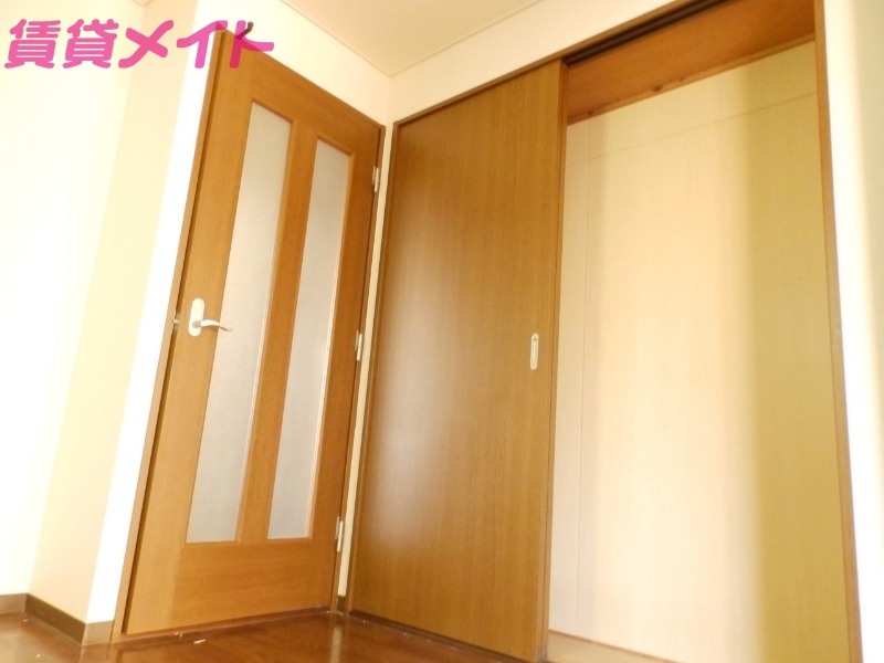 収納　同建物の別部屋写真です