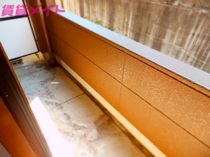 バルコニー　同建物の別部屋写真です