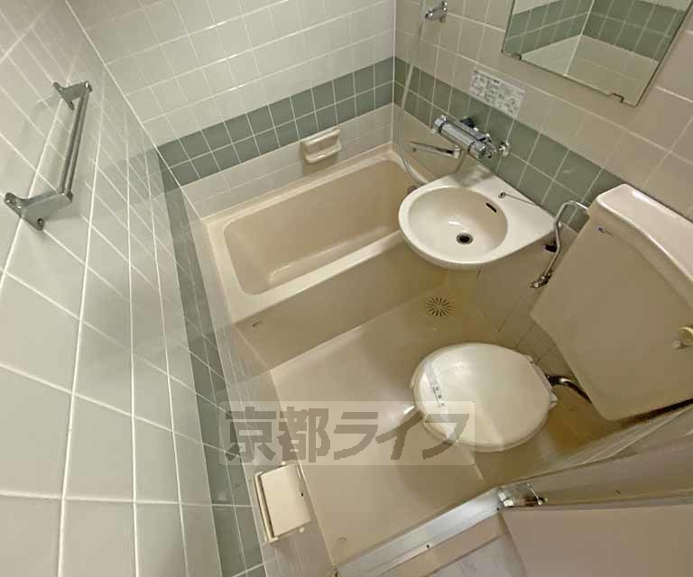 バス・シャワールーム　３点ユニットバスです。