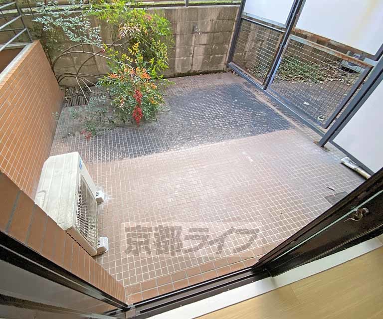 バルコニー　広々とした専用庭です。