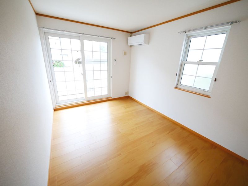 居室・リビング　東側洋室