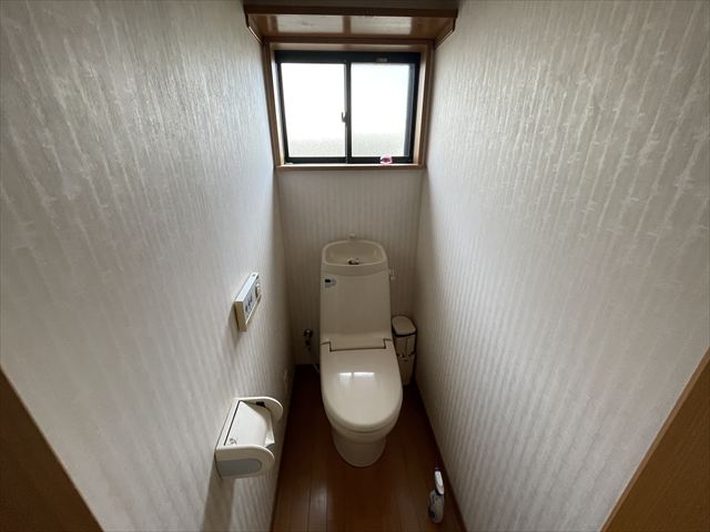 福万寺町南2丁目戸建てのトイレ写真