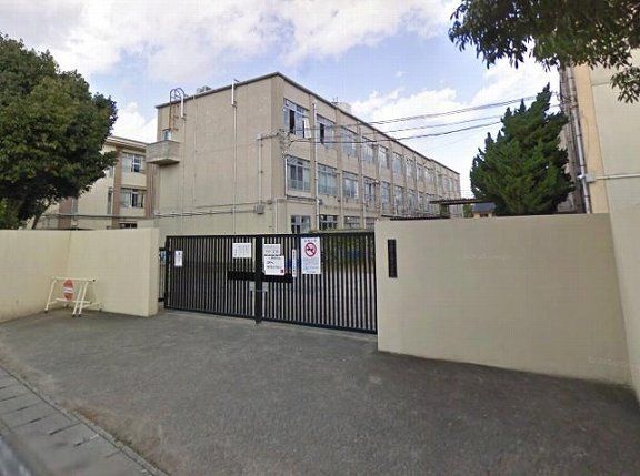 小学校　京都市立桂川小学校（小学校）まで261m