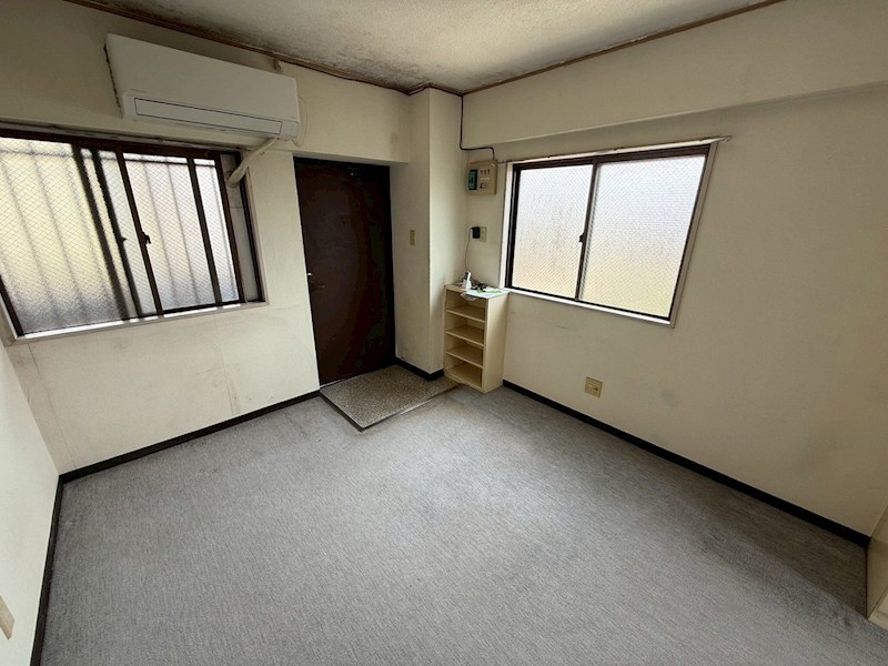 玄関　反転間取参照