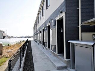 玄関　備品や設備仕様は号室等により異なります現地をご確認下さい。