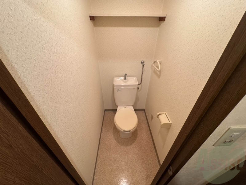 トイレ　こちらはトイレです。清潔感があり、安心して使用できます。