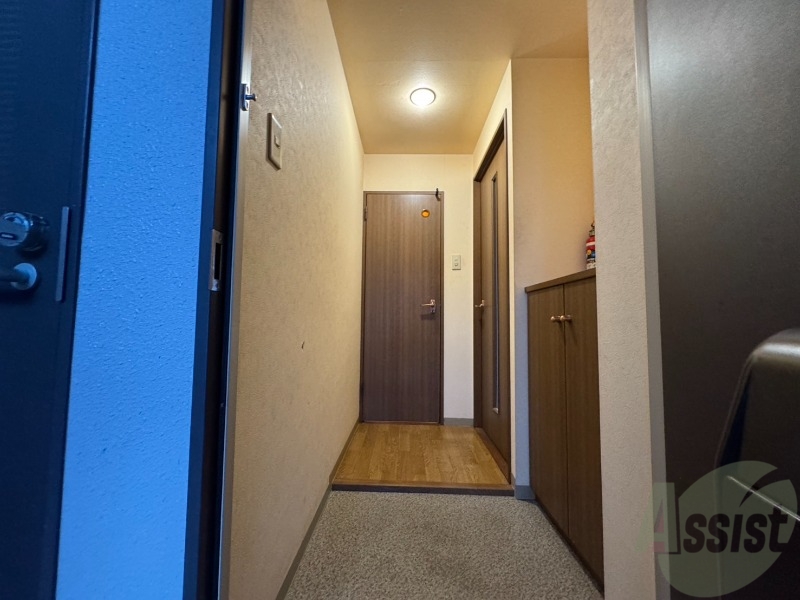 玄関　玄関の様子です。明るい印象ですね。気分もあがりそう。