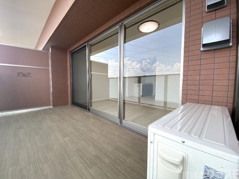 バルコニー　バルコニーも広いです！