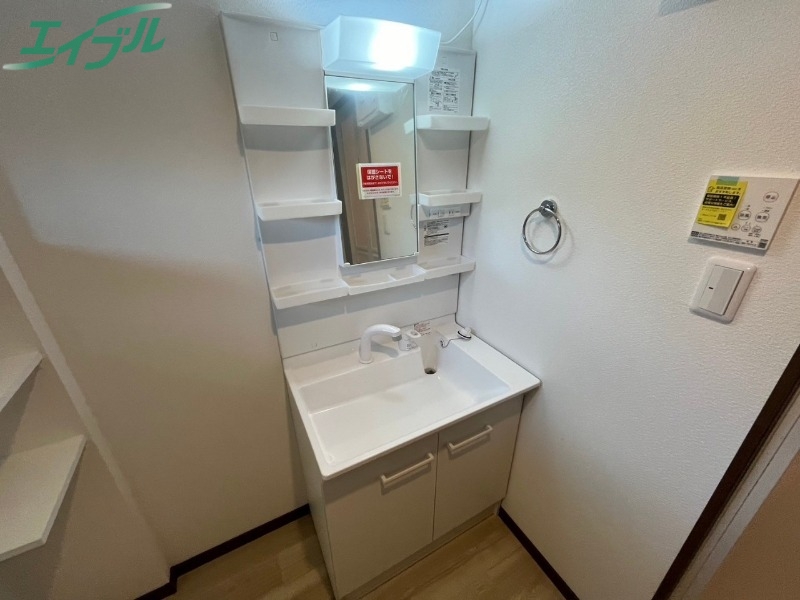 洗面設備　同型参考写真